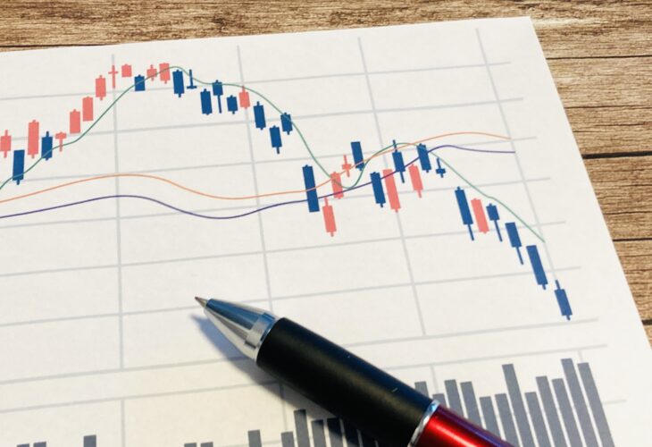 SaaS企業の株価が下落しているのはなぜ？「SaaSの死」と言われる理由と業界の将来性を解説